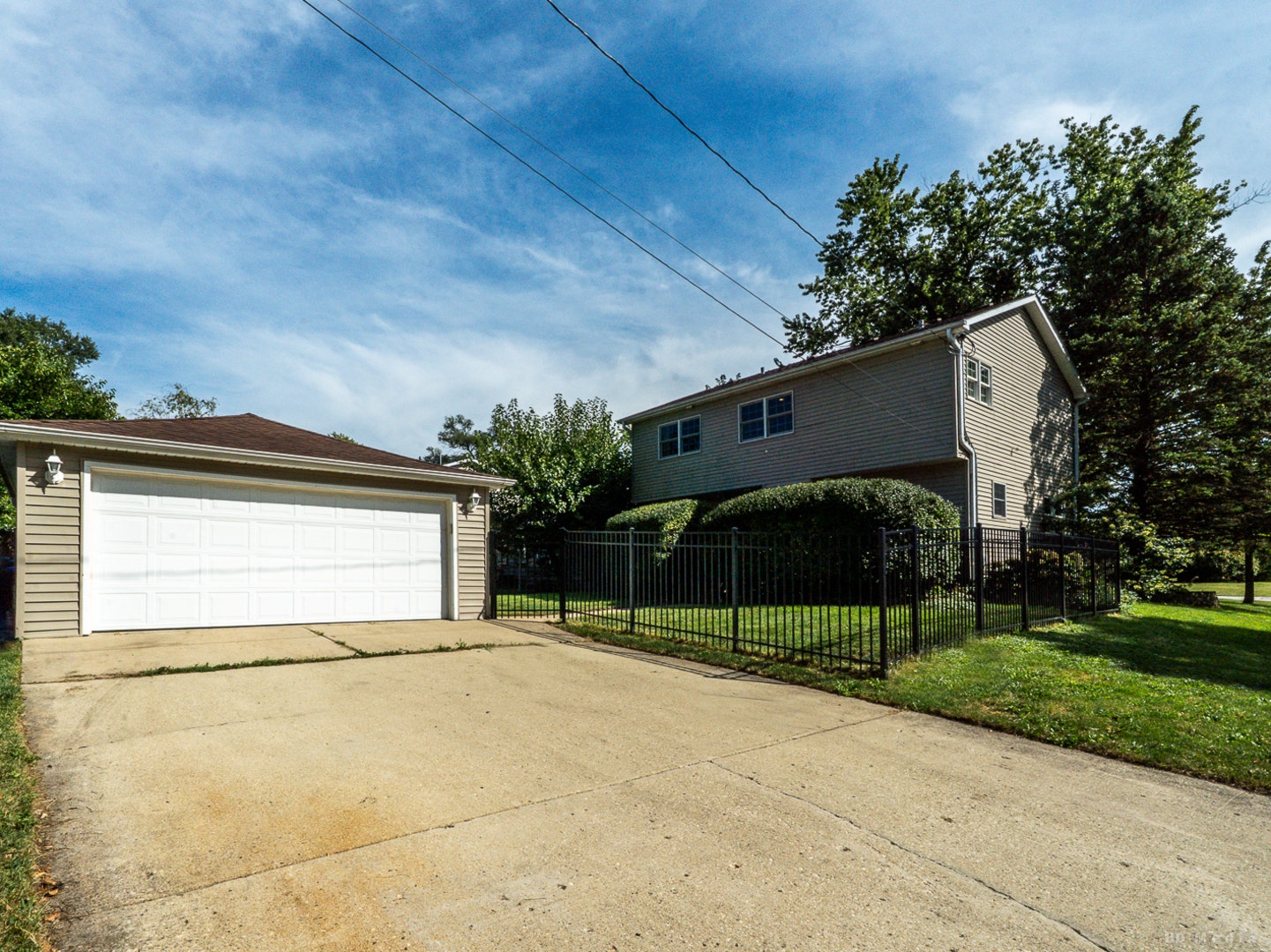 401 Division Street, St. Charles, IL 60174 401 Division Street, St. Charles, IL 60174