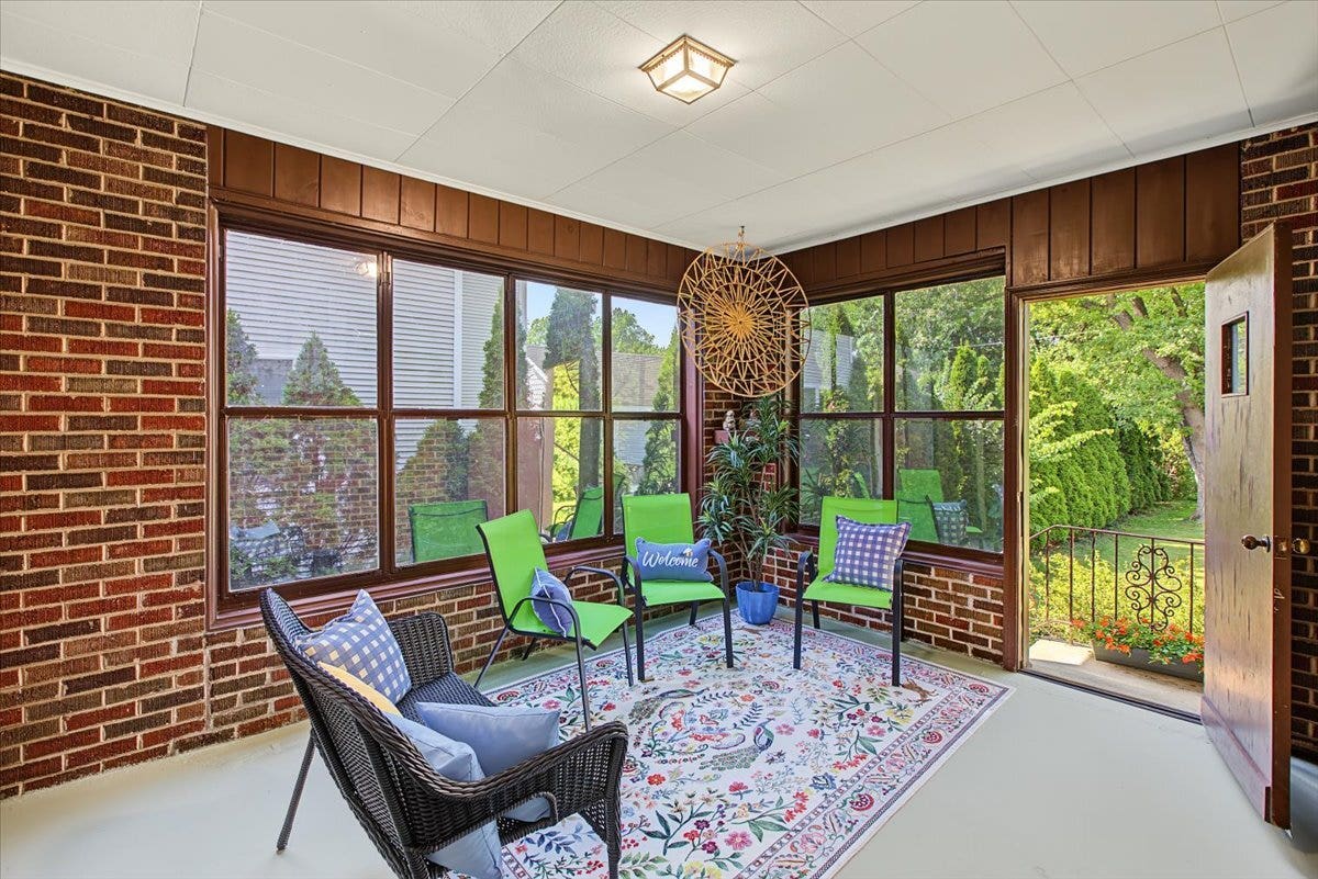 308 Sheldon Avenue, Downers Grove, IL 60515 308 Sheldon Avenue, Downers Grove, IL 60515