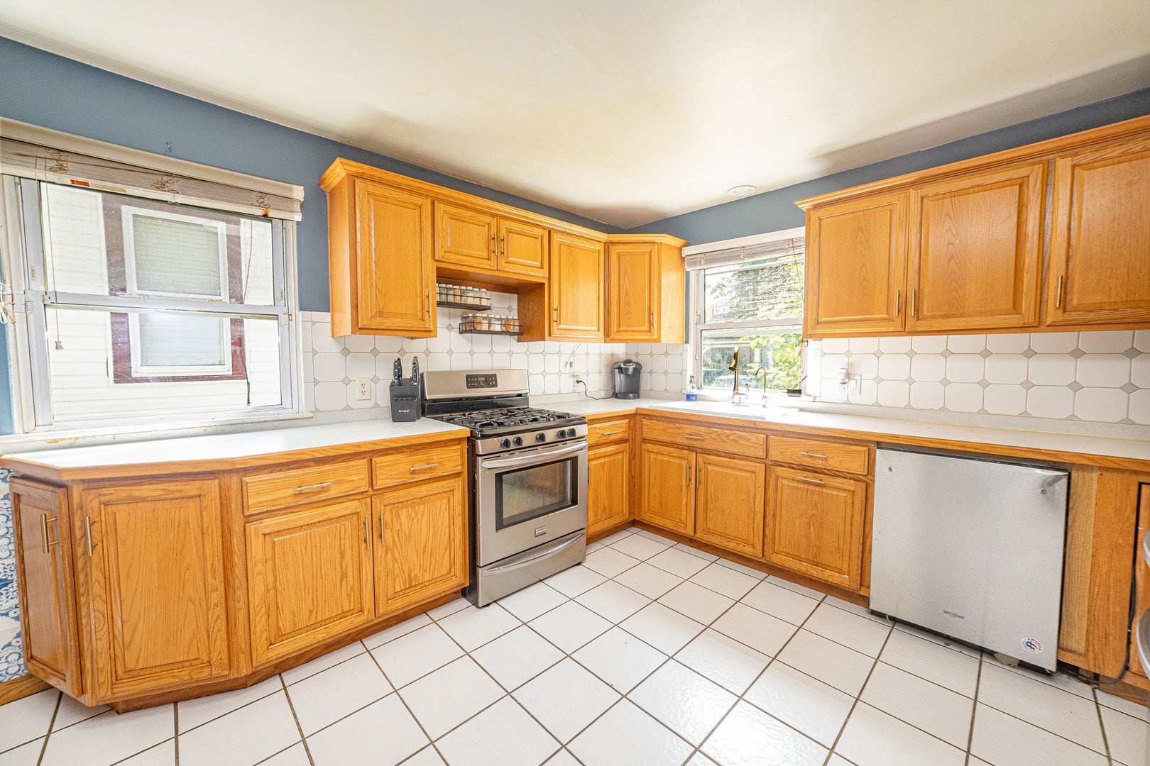 811 Buell Avenue, Joliet, IL 60435