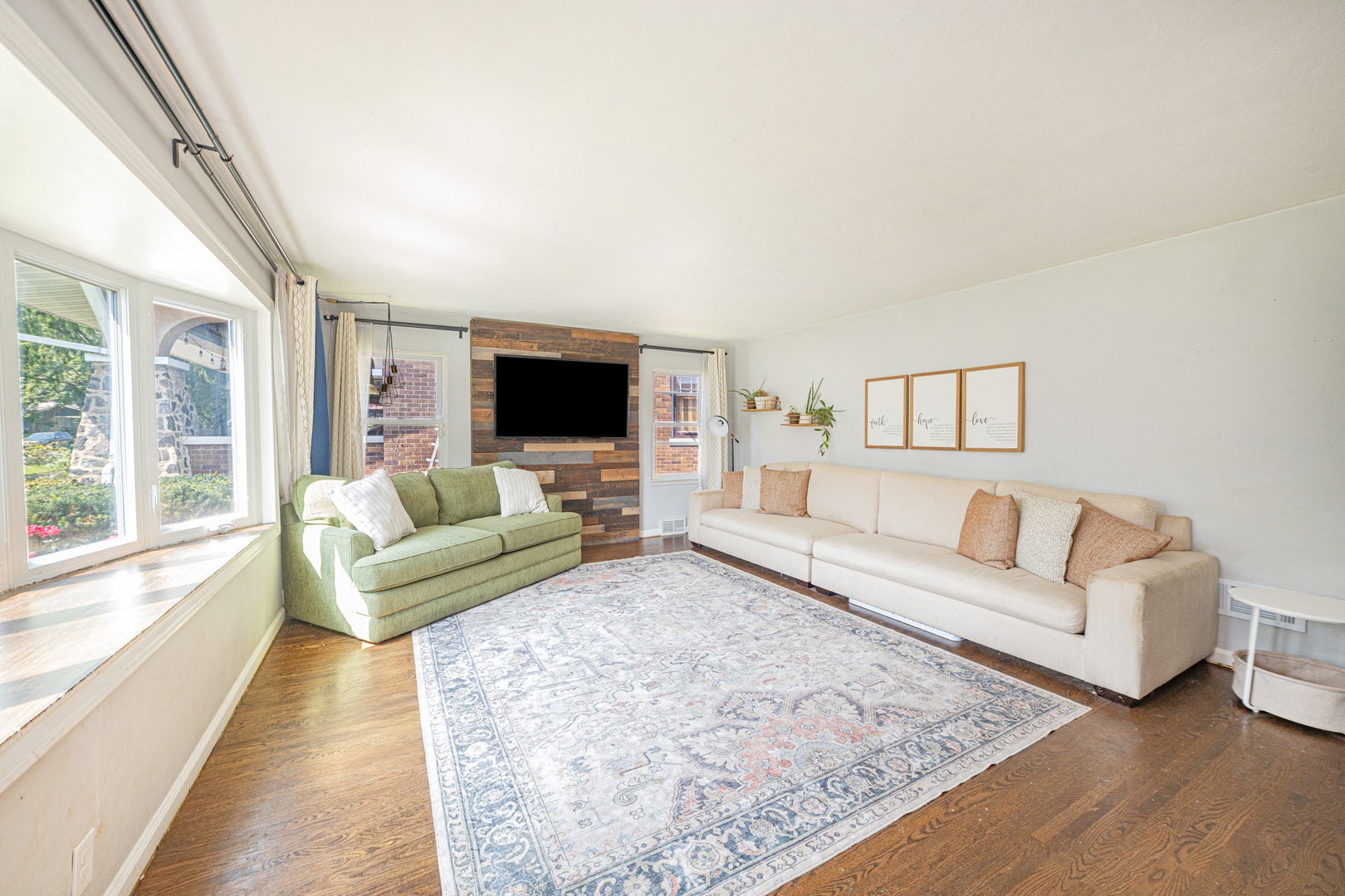 811 Buell Avenue, Joliet, IL 60435
