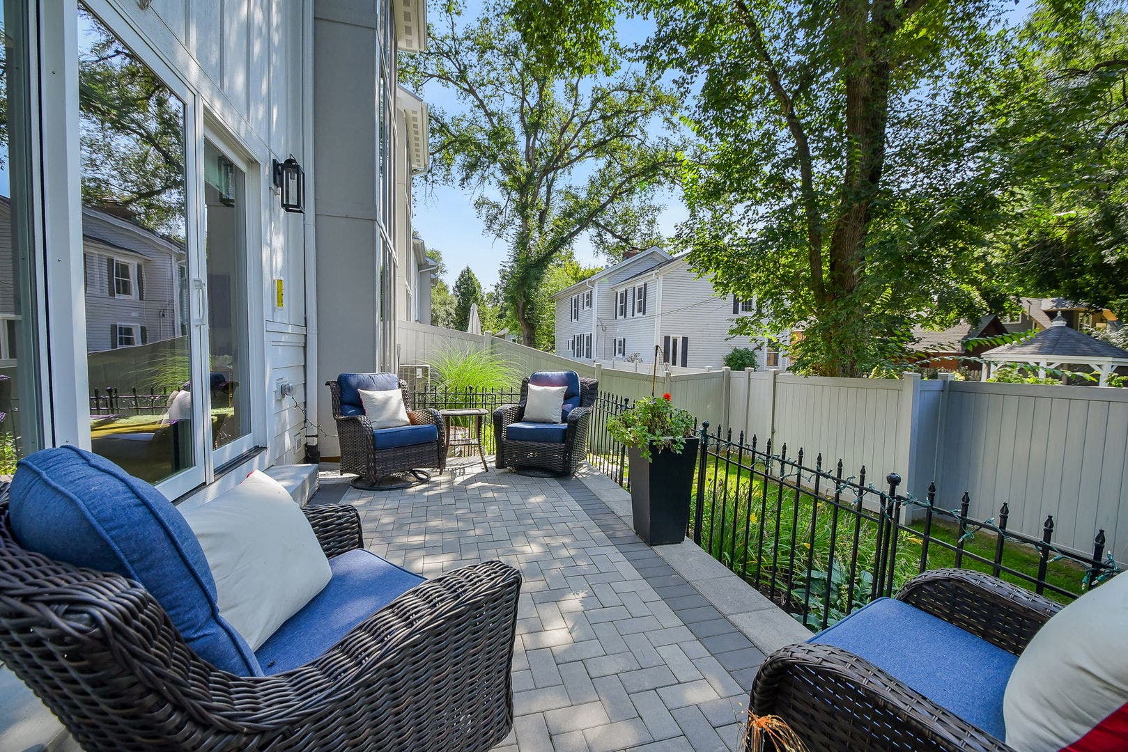 820 E Franklin Avenue, Naperville, IL 60540