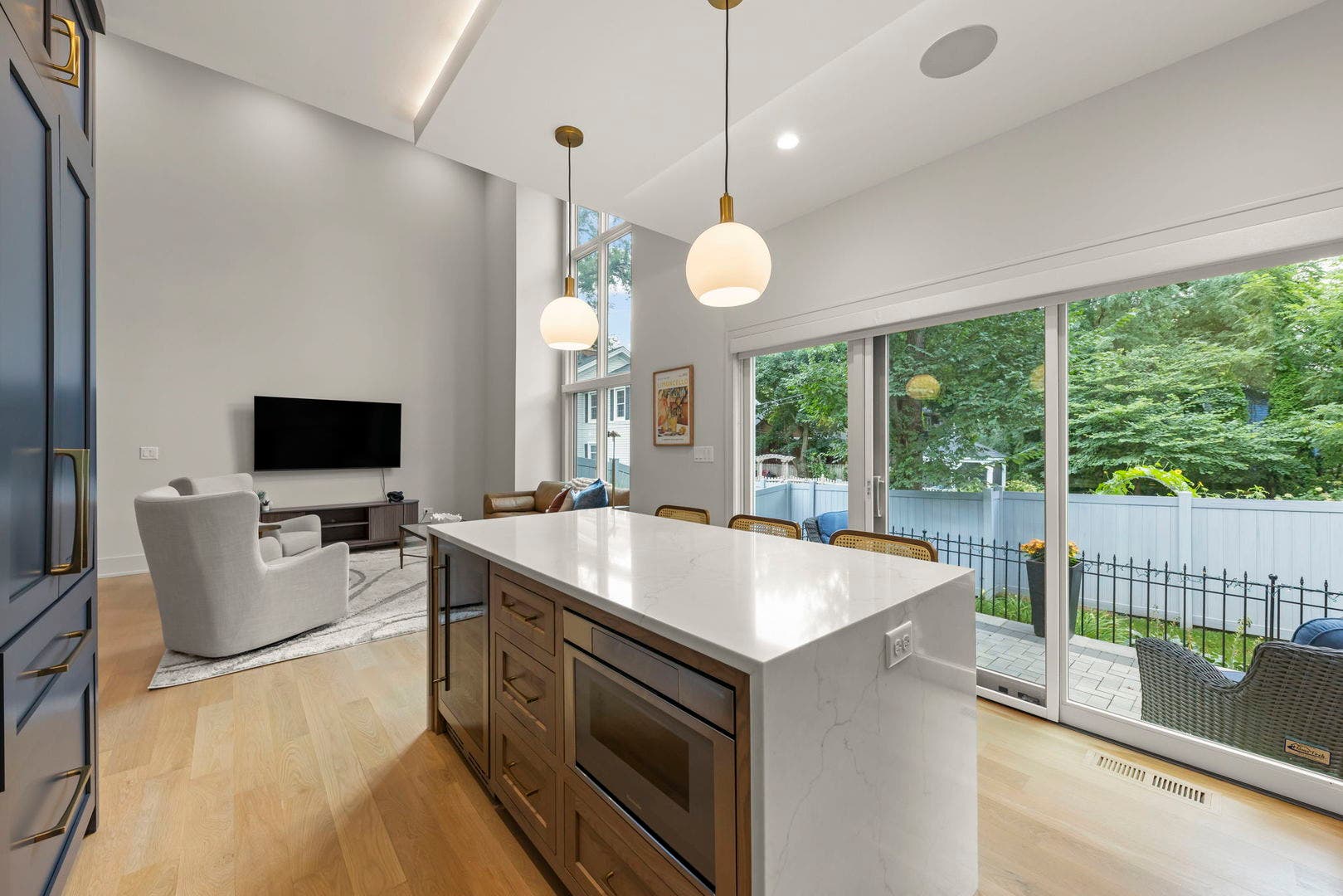820 E Franklin Avenue, Naperville, IL 60540