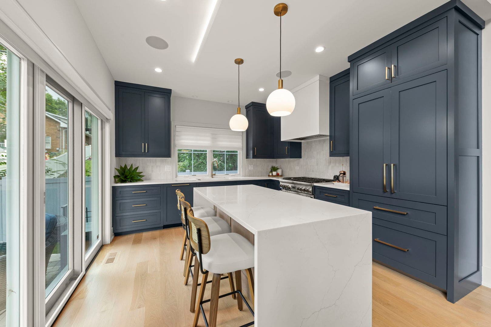 820 E Franklin Avenue, Naperville, IL 60540
