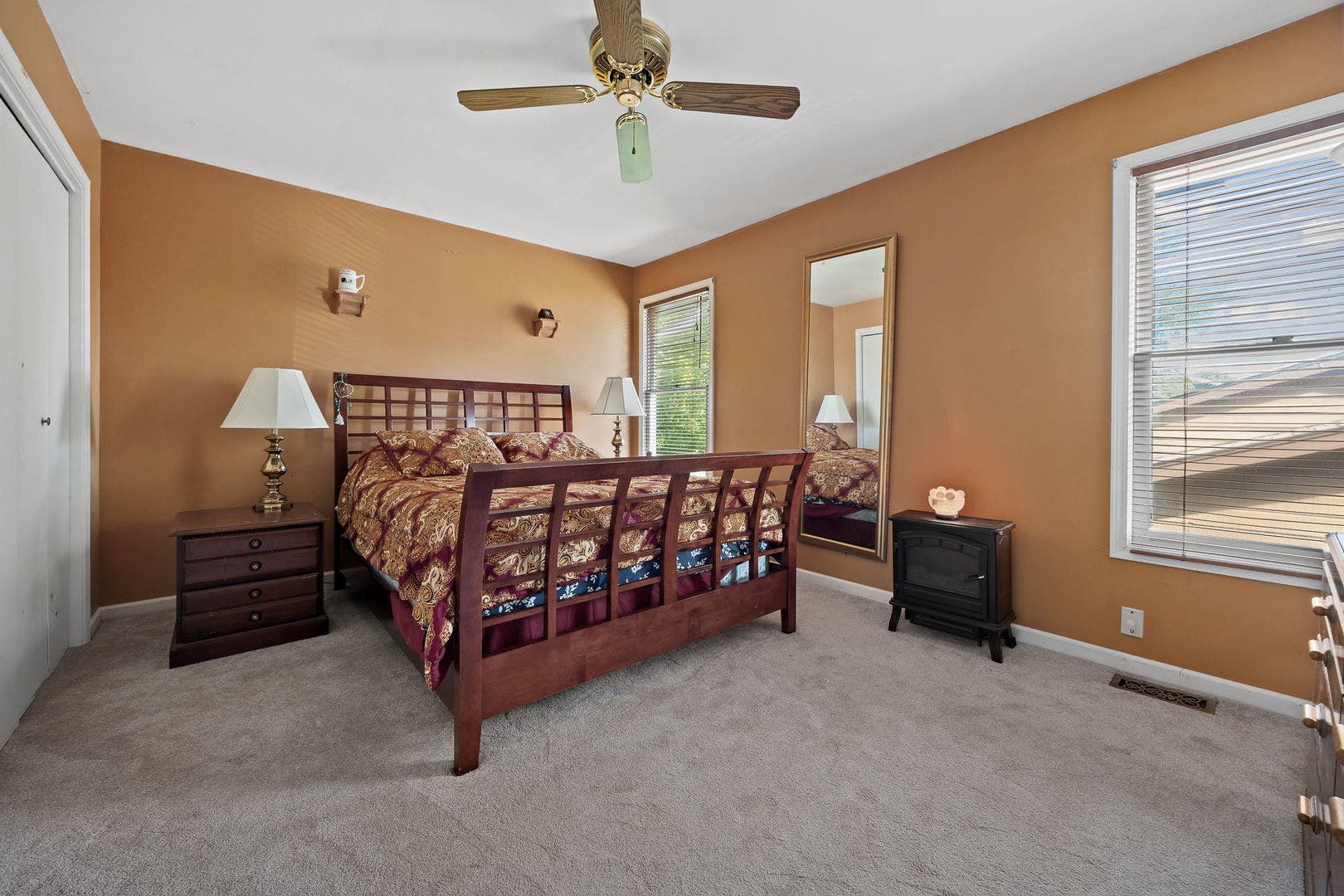 229 N Schmidt Road, Bolingbrook, IL 60440 229 N Schmidt Road, Bolingbrook, IL 60440