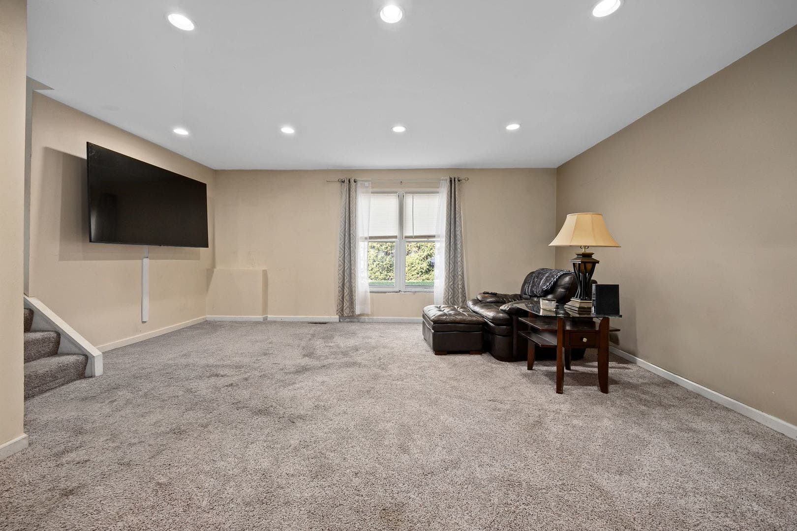 229 N Schmidt Road, Bolingbrook, IL 60440 229 N Schmidt Road, Bolingbrook, IL 60440