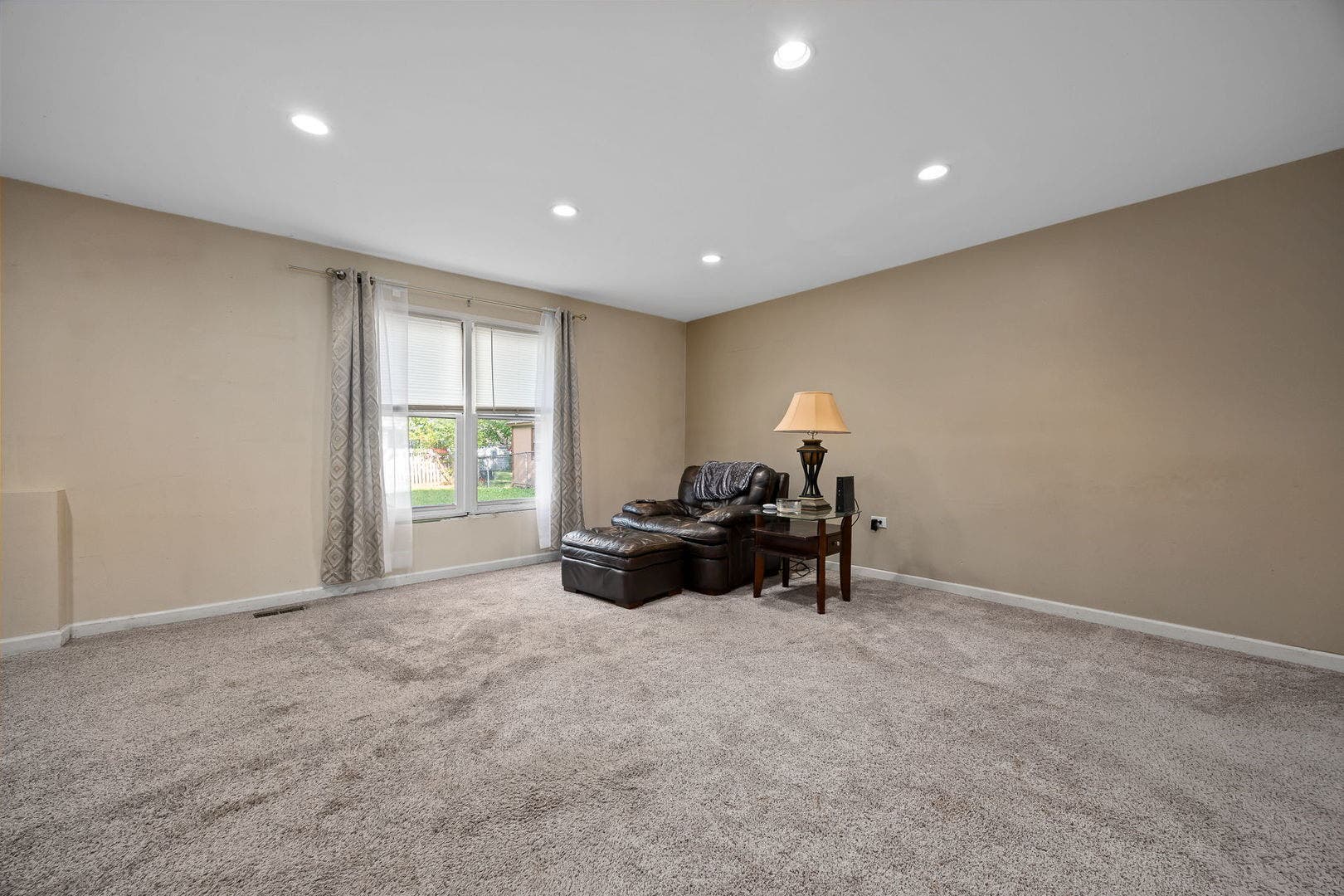 229 N Schmidt Road, Bolingbrook, IL 60440 229 N Schmidt Road, Bolingbrook, IL 60440