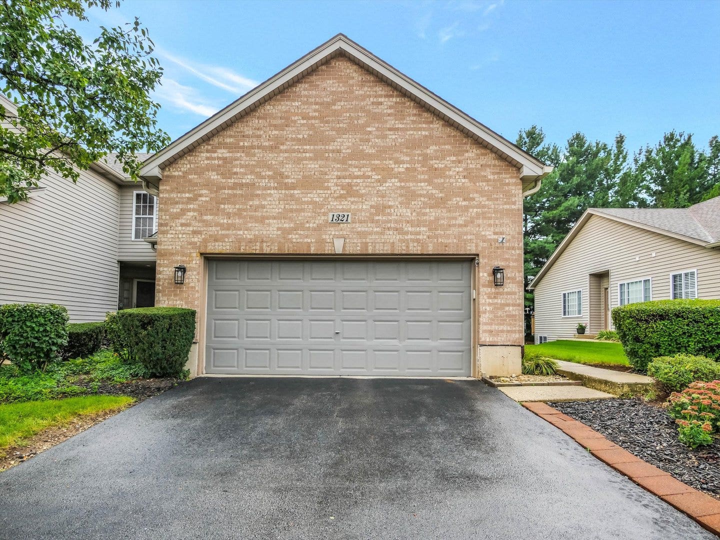 1321 Dancing Bear Lane, Elgin, IL 60120 1321 Dancing Bear Lane, Elgin, IL 60120