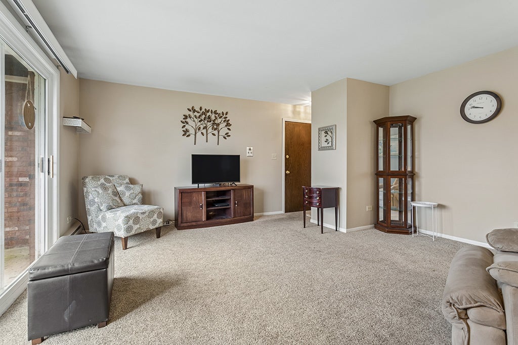 5728 128th Street, #1B, Crestwood, IL 60418 5728 128th Street, #1B, Crestwood, IL 60418
