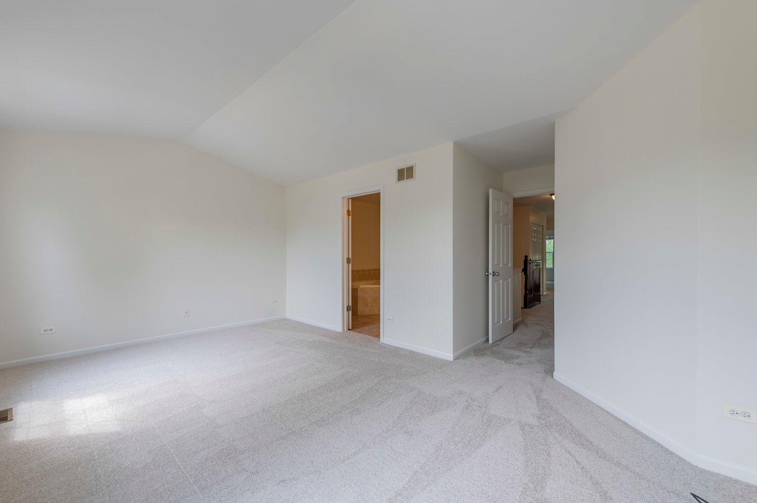 1226 Bradley Circle, Elgin, IL 60120