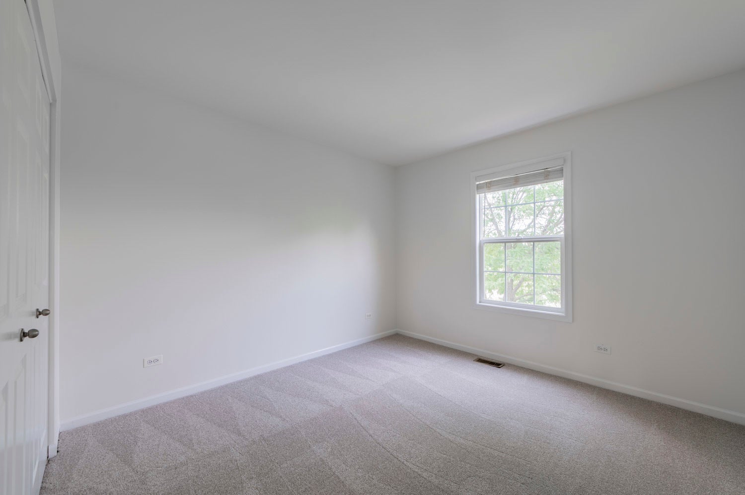 1226 Bradley Circle, Elgin, IL 60120