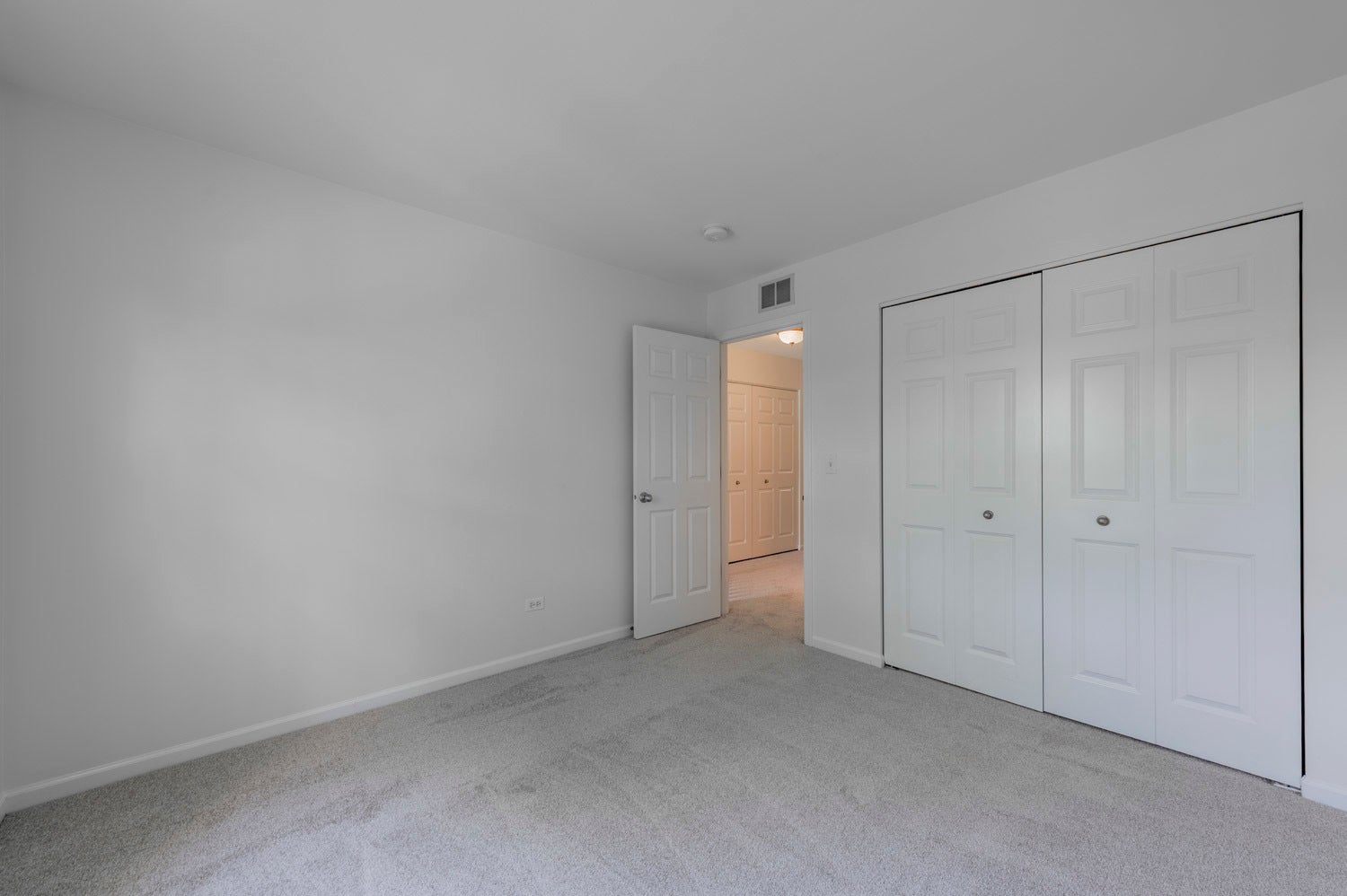 1226 Bradley Circle, Elgin, IL 60120