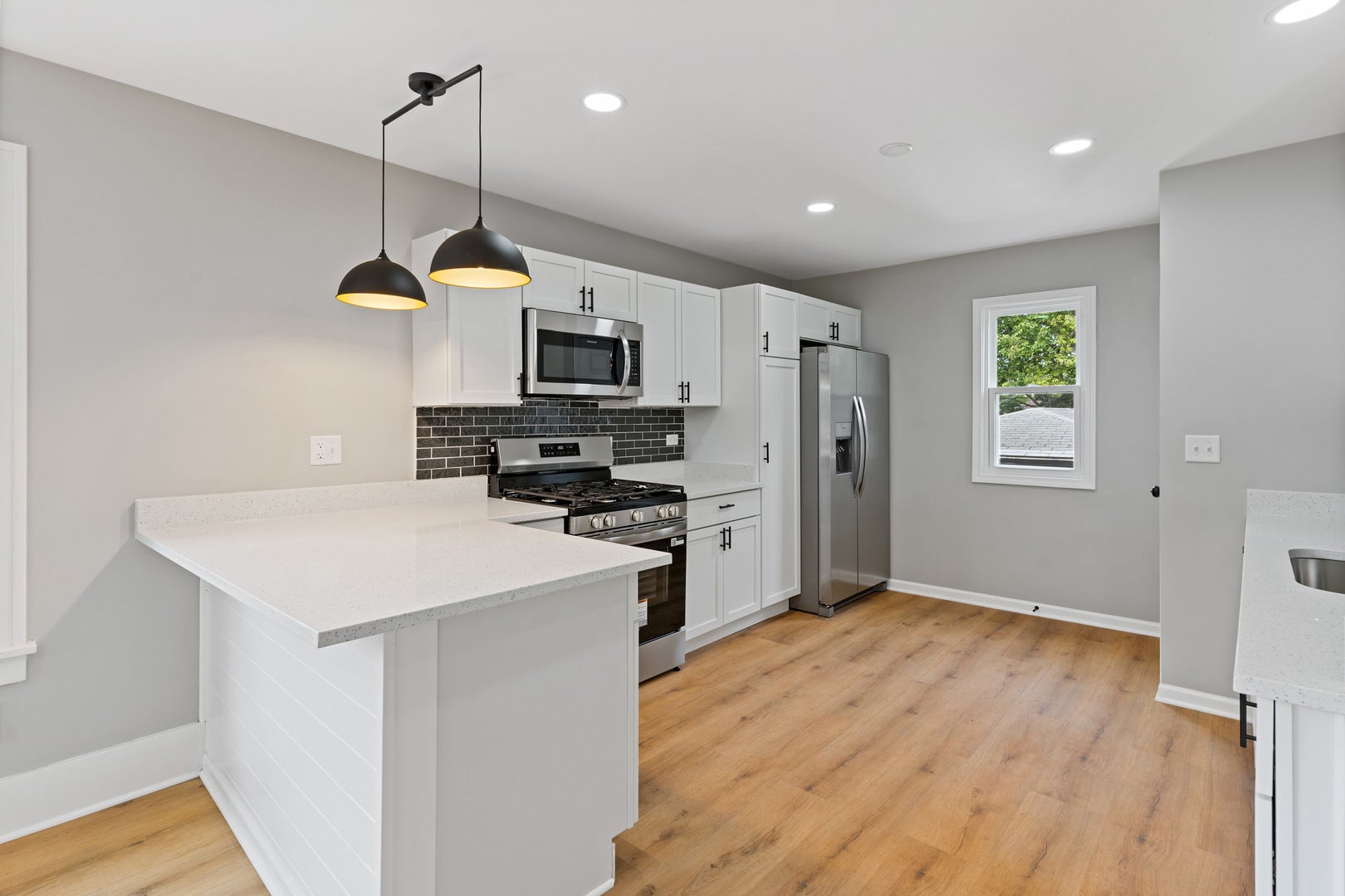 1021 Oliver Avenue, Aurora, IL 60506