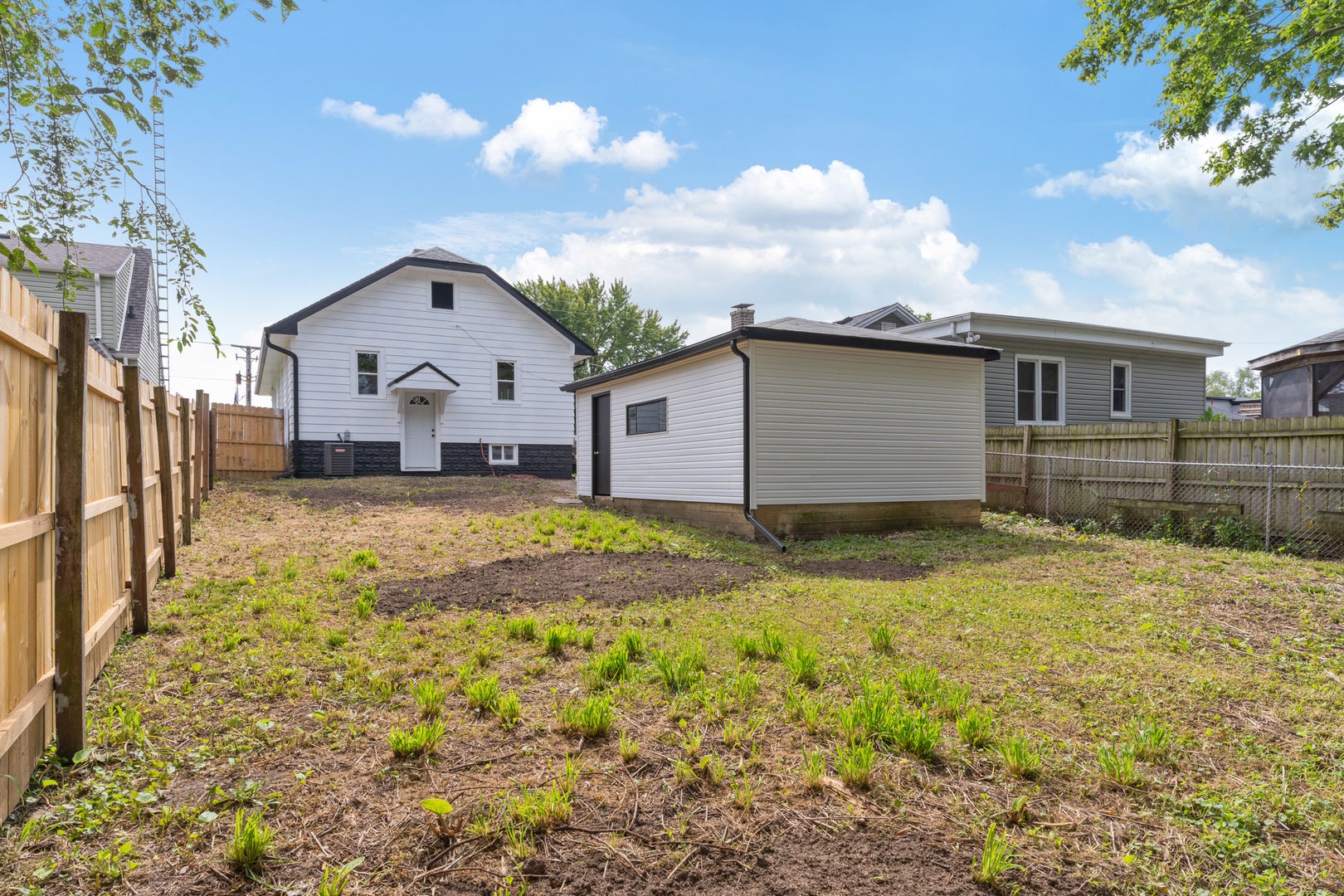 1021 Oliver Avenue, Aurora, IL 60506