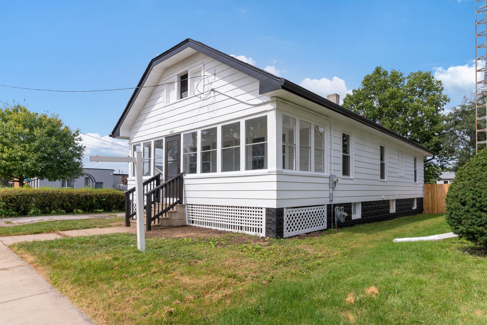 1021 Oliver Avenue, Aurora, IL 60506
