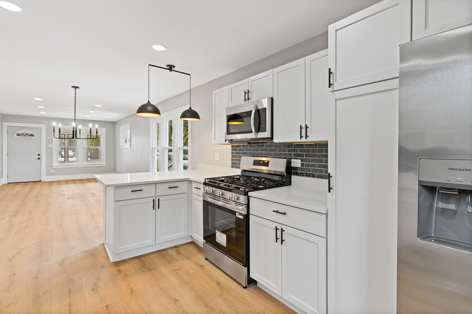 1021 Oliver Avenue, Aurora, IL 60506