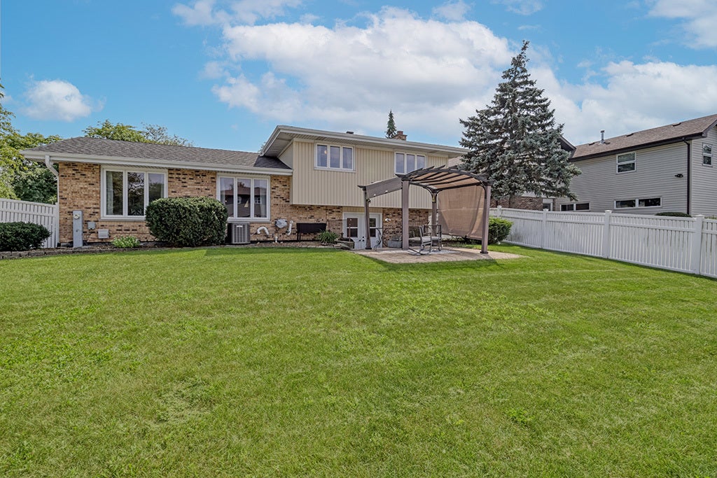8238 164th Street, Tinley Park, IL 60477