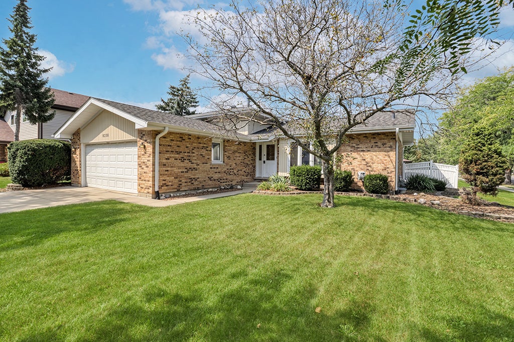 8238 164th Street, Tinley Park, IL 60477