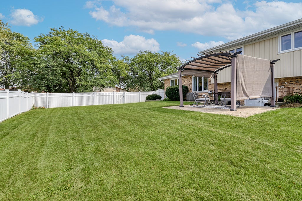 8238 164th Street, Tinley Park, IL 60477
