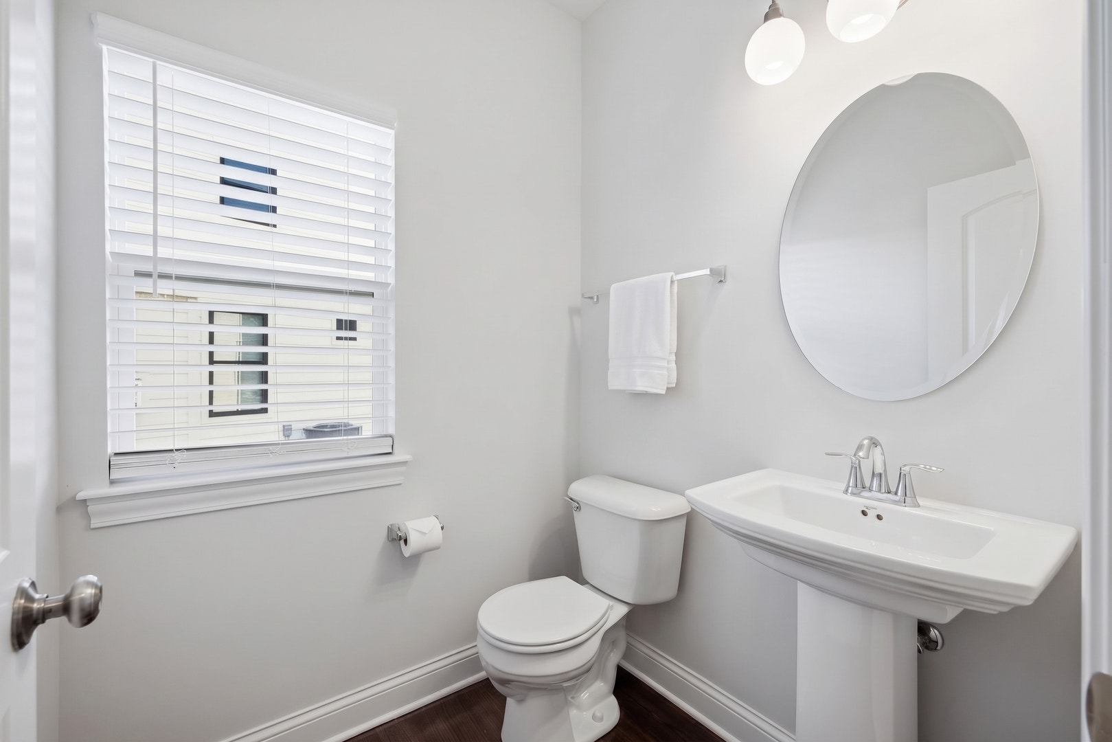 3605 Harmony Circle, Elgin, IL 60124 Half Bath - Main Level