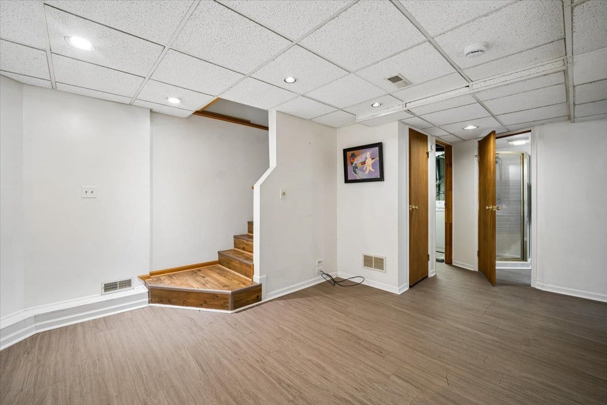 726 Dorchester Drive, Bolingbrook, IL 60440 726 Dorchester Drive, Bolingbrook, IL 60440