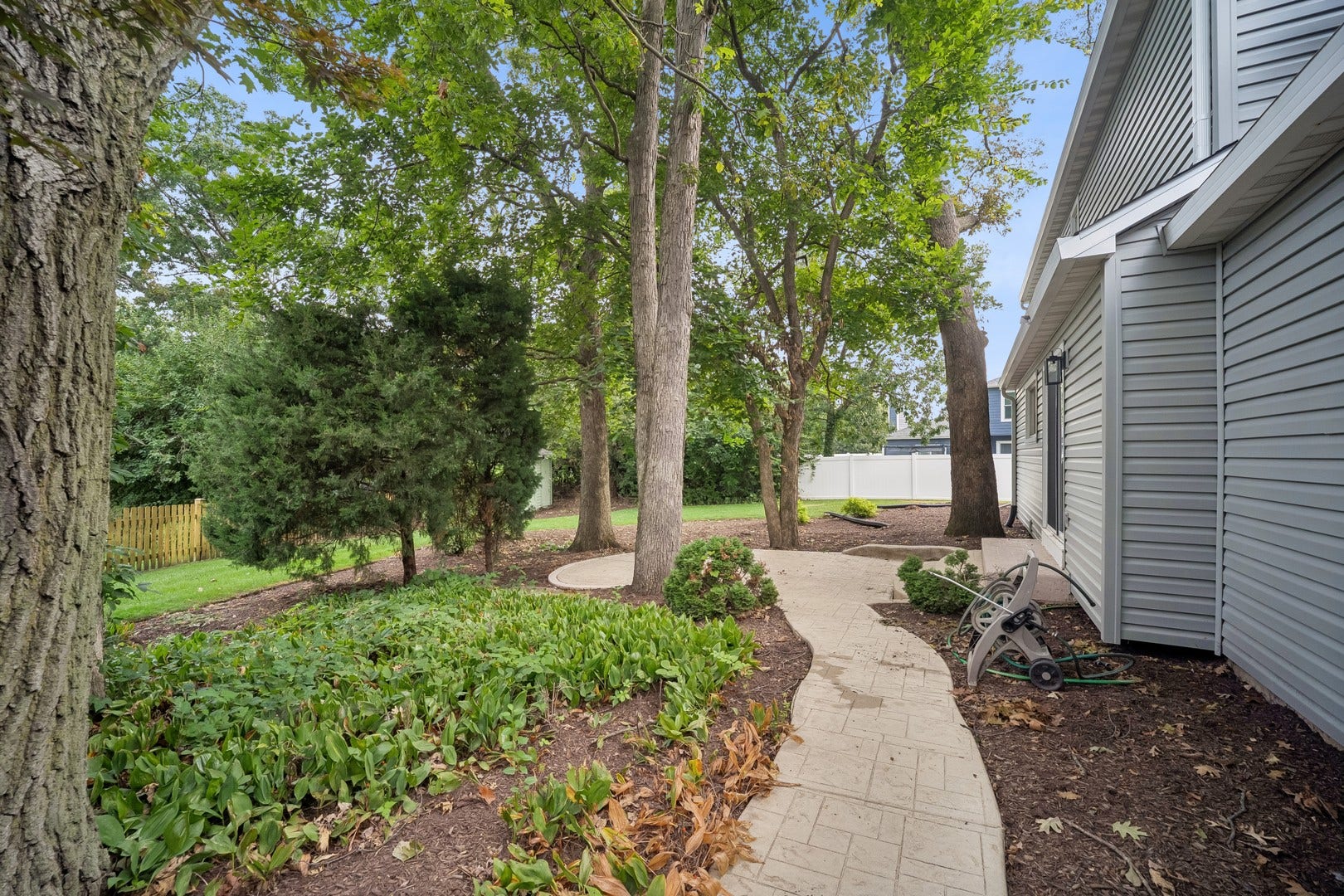 726 Dorchester Drive, Bolingbrook, IL 60440 726 Dorchester Drive, Bolingbrook, IL 60440