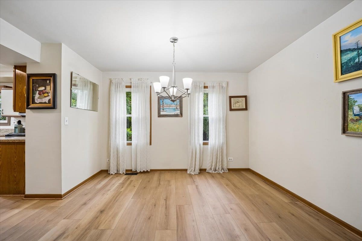 726 Dorchester Drive, Bolingbrook, IL 60440 726 Dorchester Drive, Bolingbrook, IL 60440