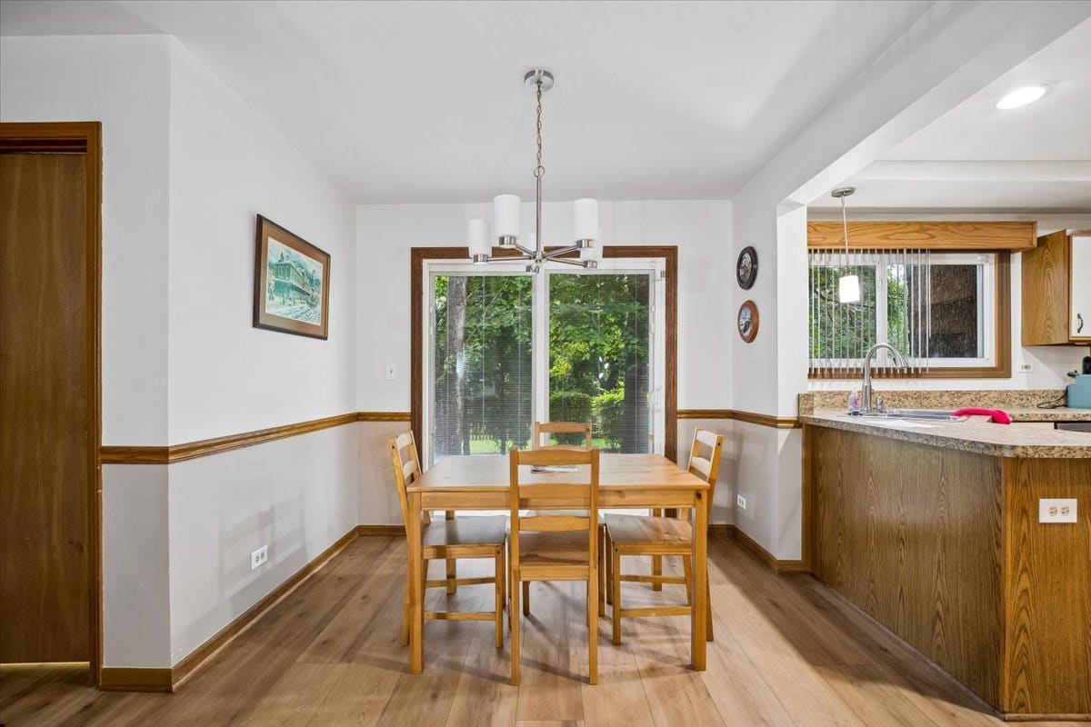 726 Dorchester Drive, Bolingbrook, IL 60440 726 Dorchester Drive, Bolingbrook, IL 60440