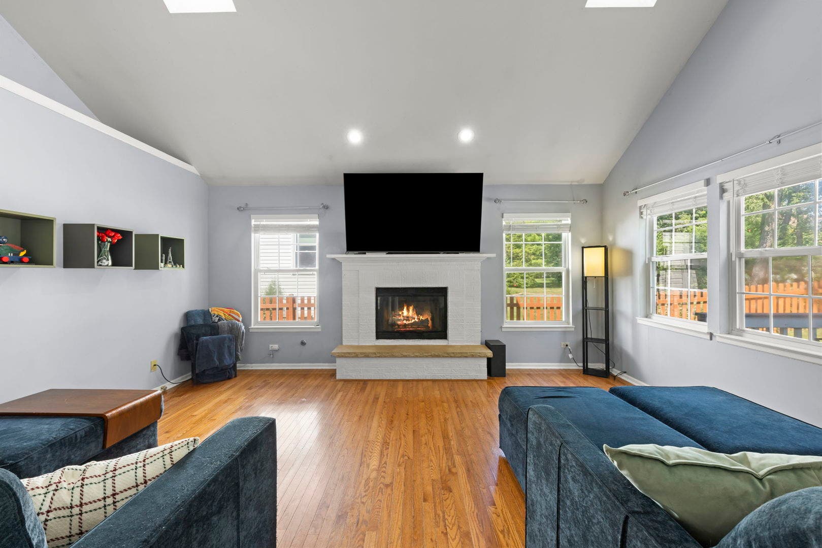 24 Westmoor Court, Aurora, IL 60502 24 Westmoor Court, Aurora, IL 60502