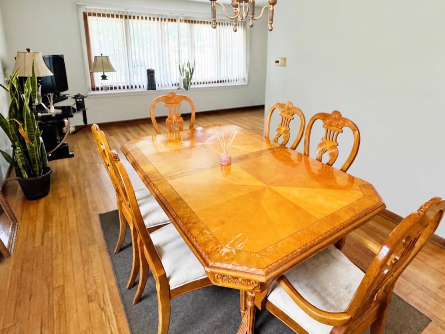 219 E 168th Place E, South Holland, IL 60473 219 E 168th Place E, South Holland, IL 60473