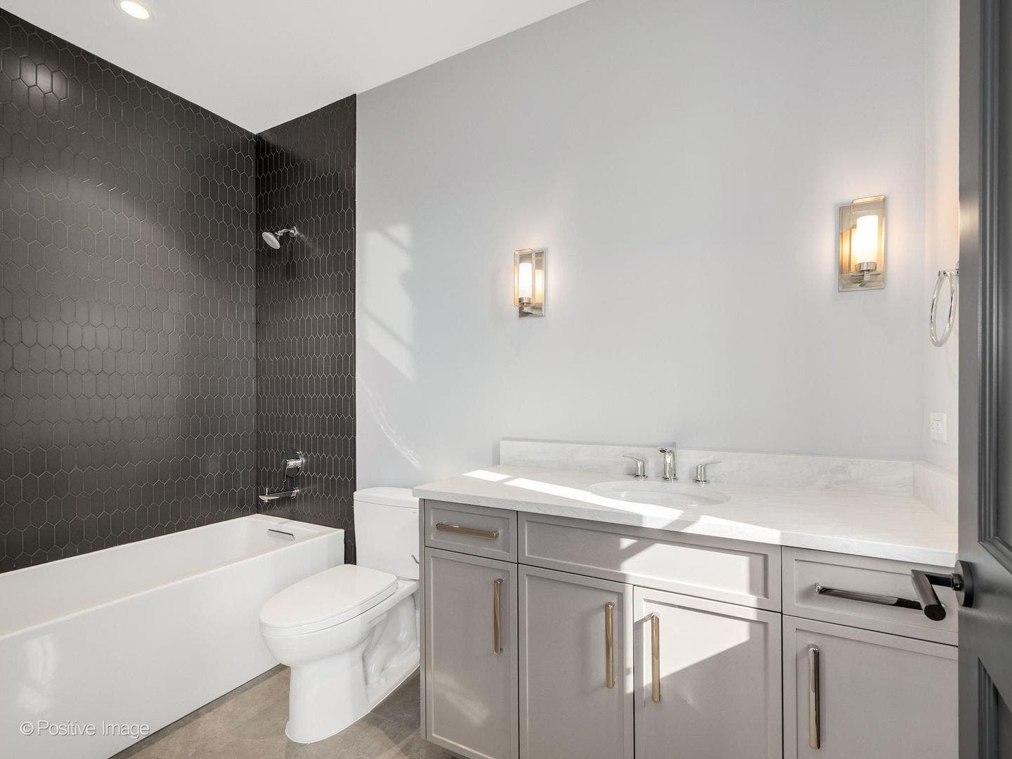 333 W Benton Avenue, Naperville, IL 60540
