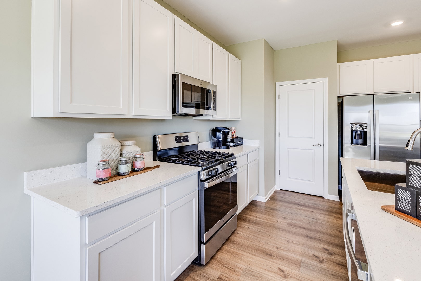 1318 Geranium Drive, Joliet, IL 60431