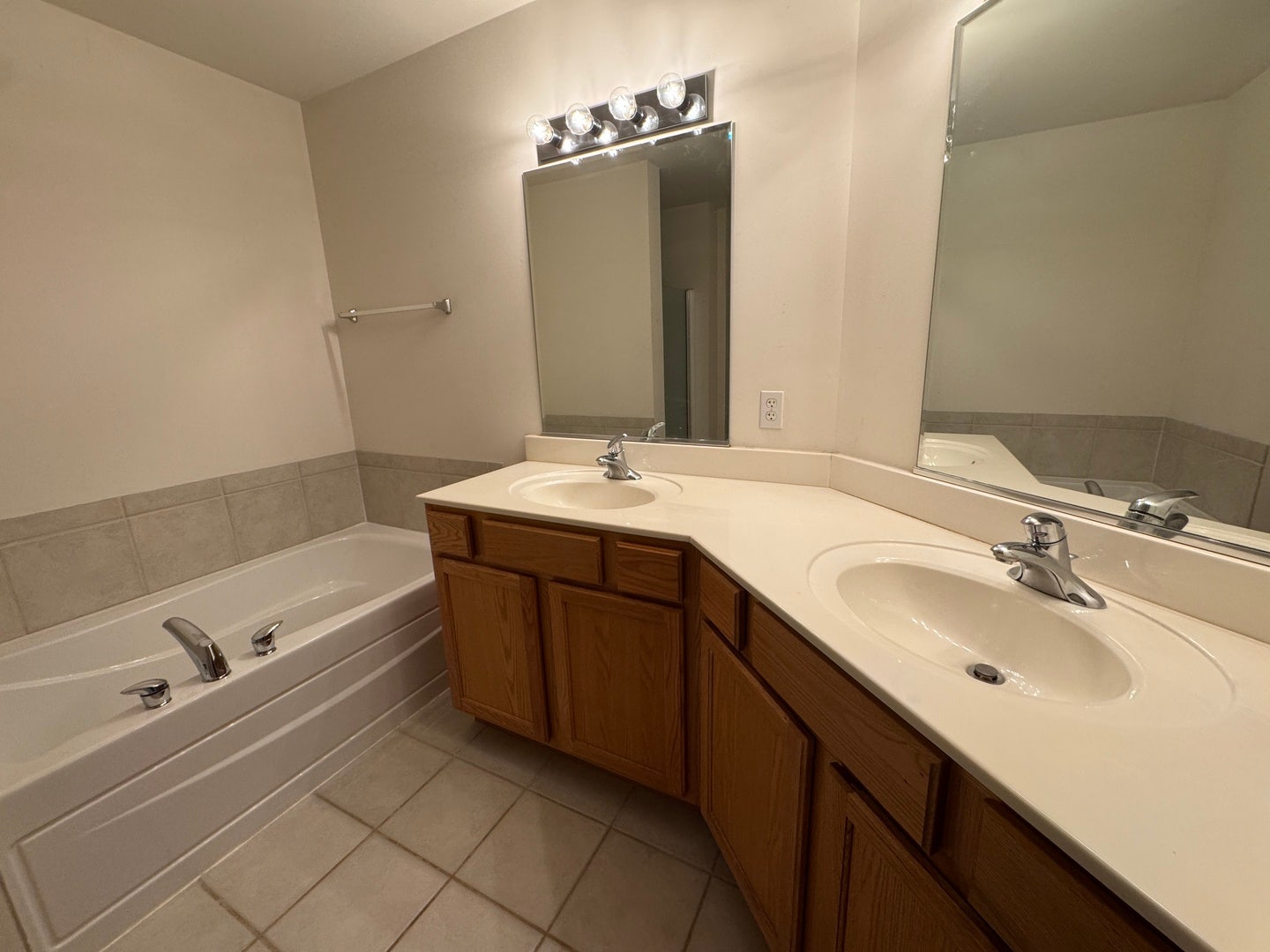 2365 Sunrise Circle, Aurora, IL 60503 2365 Sunrise Circle, Aurora, IL 60503