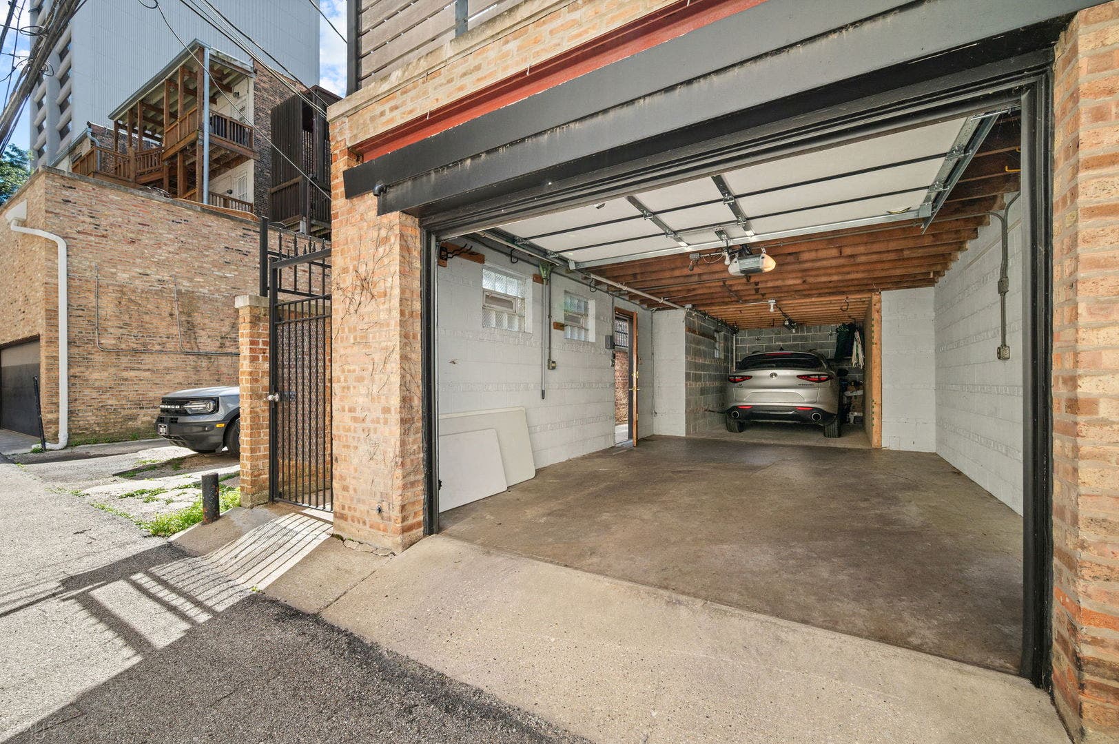 1437 N Dearborn Street, Chicago, IL 60610