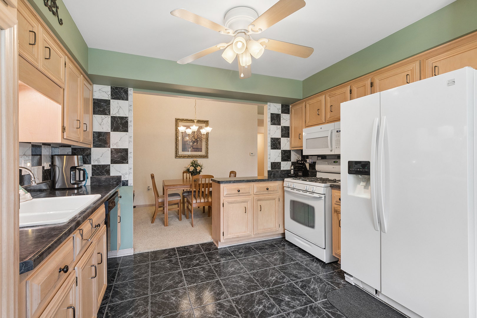 18430 Pine Cone Drive, #4, Tinley Park, IL 60477 18430 Pine Cone Drive, #4, Tinley Park, IL 60477