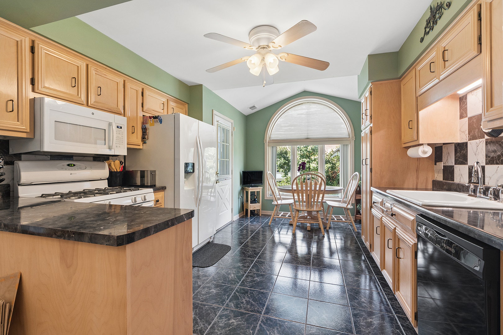 18430 Pine Cone Drive, #4, Tinley Park, IL 60477 18430 Pine Cone Drive, #4, Tinley Park, IL 60477