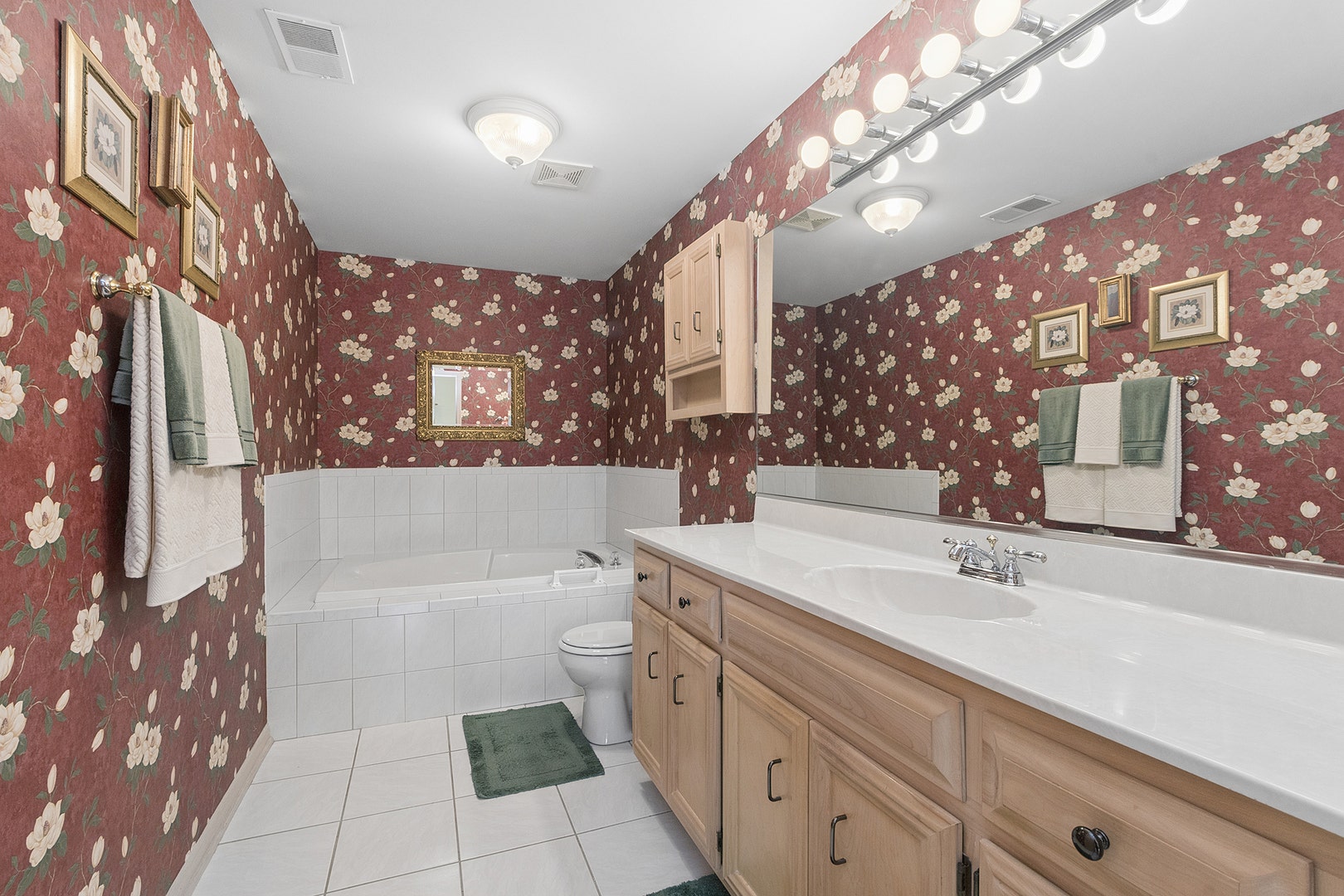 18430 Pine Cone Drive, #4, Tinley Park, IL 60477 18430 Pine Cone Drive, #4, Tinley Park, IL 60477
