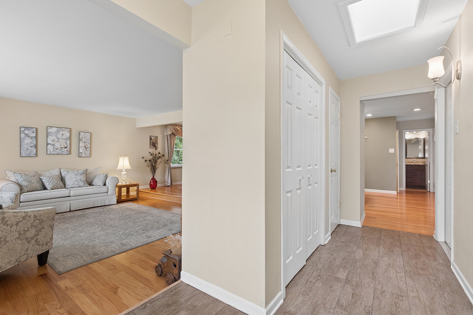 12001 W Lake View Drive, Orland Park, IL 60467 12001 W Lake View Drive, Orland Park, IL 60467