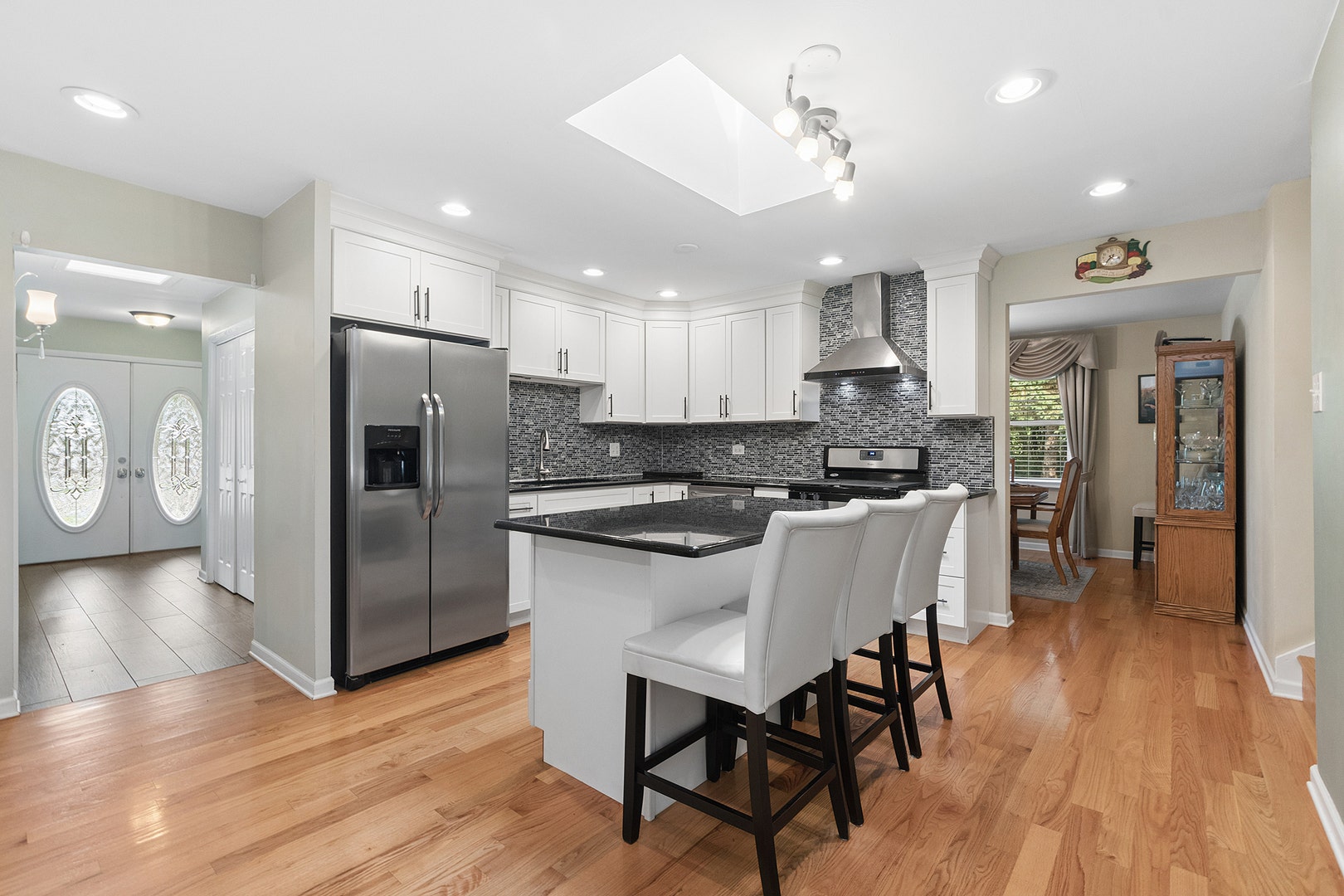 12001 W Lake View Drive, Orland Park, IL 60467 12001 W Lake View Drive, Orland Park, IL 60467
