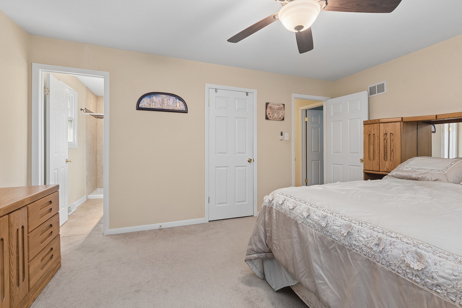 12001 W Lake View Drive, Orland Park, IL 60467 12001 W Lake View Drive, Orland Park, IL 60467