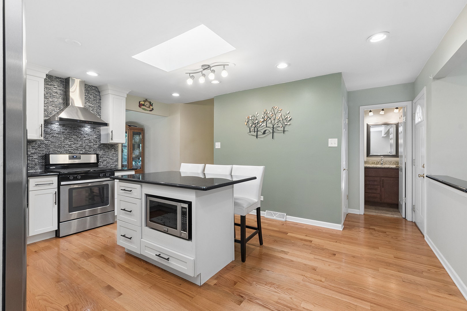 12001 W Lake View Drive, Orland Park, IL 60467 12001 W Lake View Drive, Orland Park, IL 60467