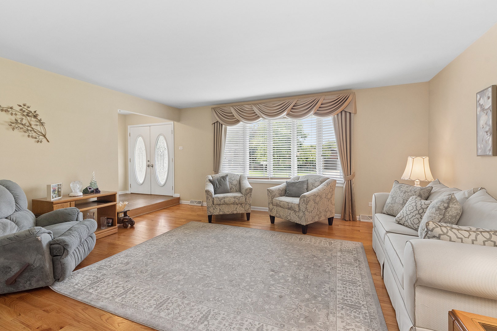 12001 W Lake View Drive, Orland Park, IL 60467 12001 W Lake View Drive, Orland Park, IL 60467