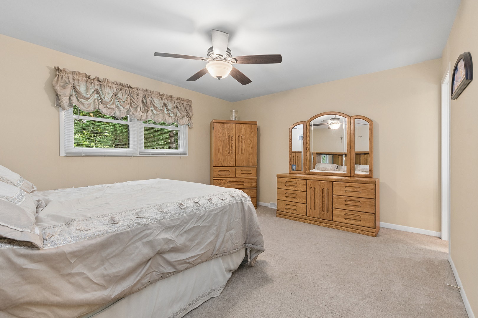12001 W Lake View Drive, Orland Park, IL 60467 12001 W Lake View Drive, Orland Park, IL 60467
