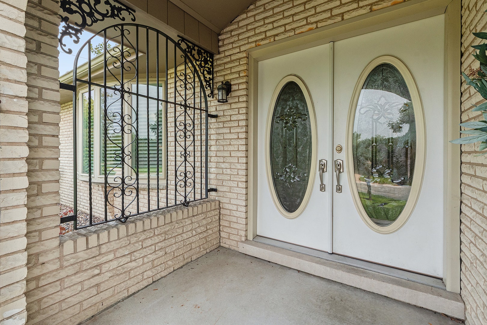 12001 W Lake View Drive, Orland Park, IL 60467 12001 W Lake View Drive, Orland Park, IL 60467