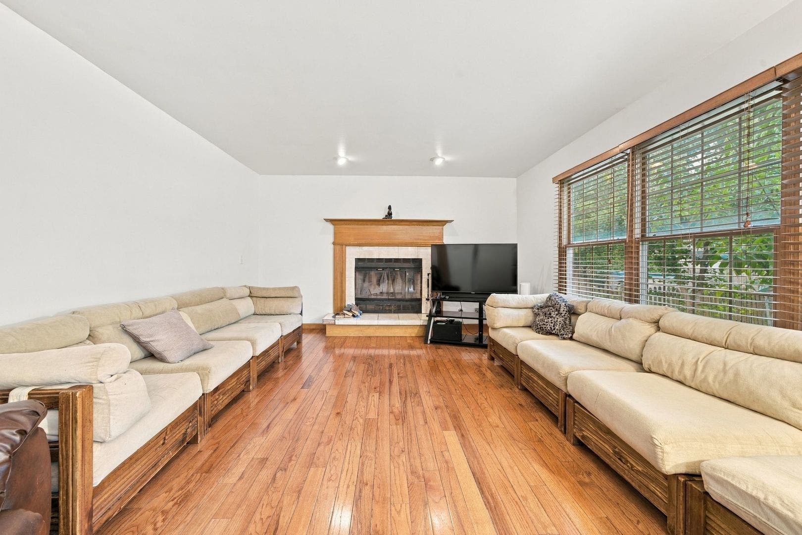 260 Tecumseh Drive, Bolingbrook, IL 60490 260 Tecumseh Drive, Bolingbrook, IL 60490