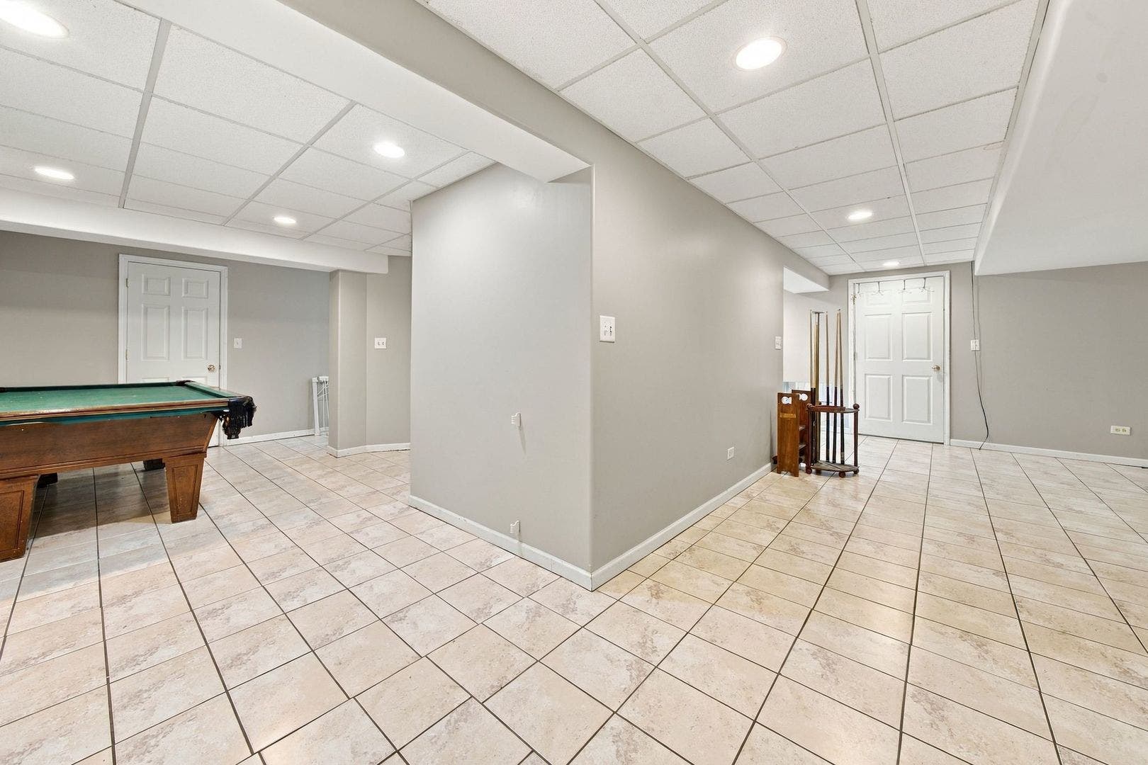 260 Tecumseh Drive, Bolingbrook, IL 60490 260 Tecumseh Drive, Bolingbrook, IL 60490