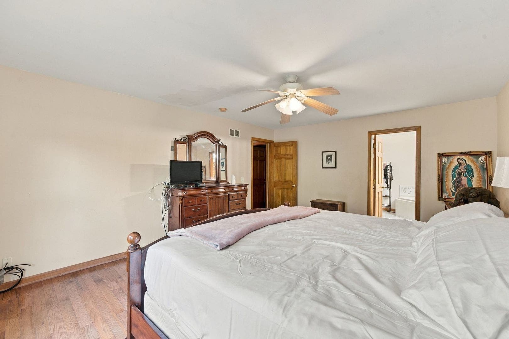 260 Tecumseh Drive, Bolingbrook, IL 60490 260 Tecumseh Drive, Bolingbrook, IL 60490