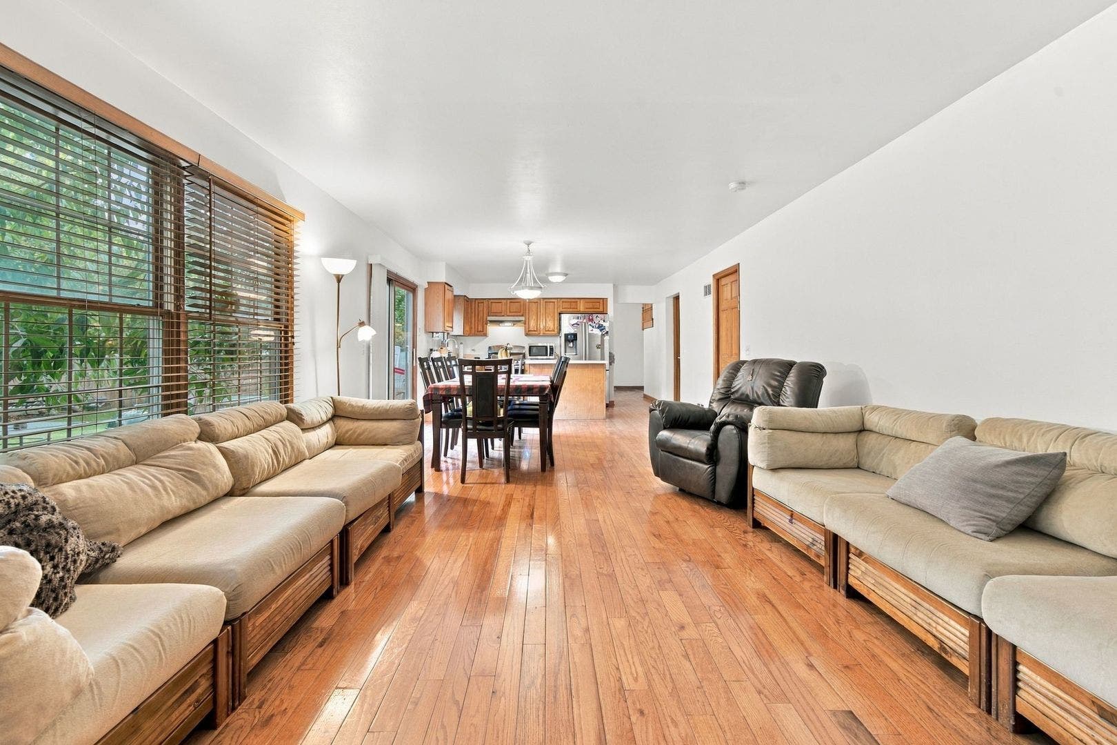 260 Tecumseh Drive, Bolingbrook, IL 60490 260 Tecumseh Drive, Bolingbrook, IL 60490