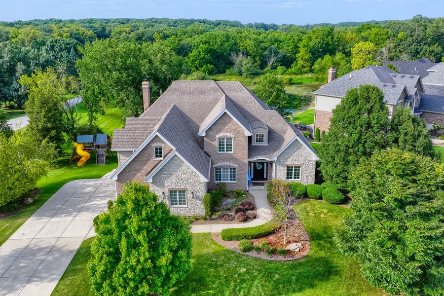 Property photo for 10594 Charmaine Drive, Frankfort, IL