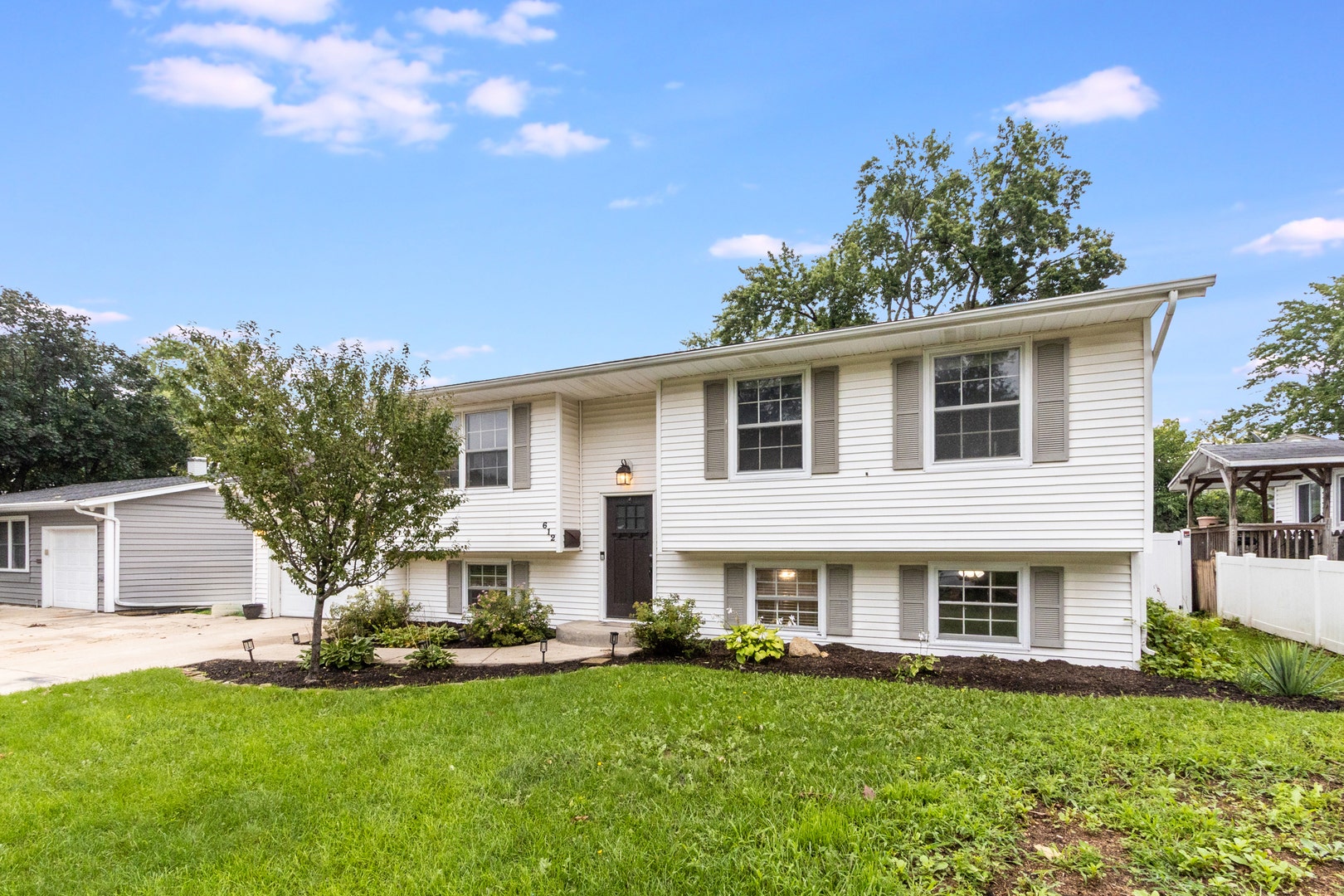 612 Westnedge Road, Joliet, IL 60435 612 Westnedge Road, Joliet, IL 60435