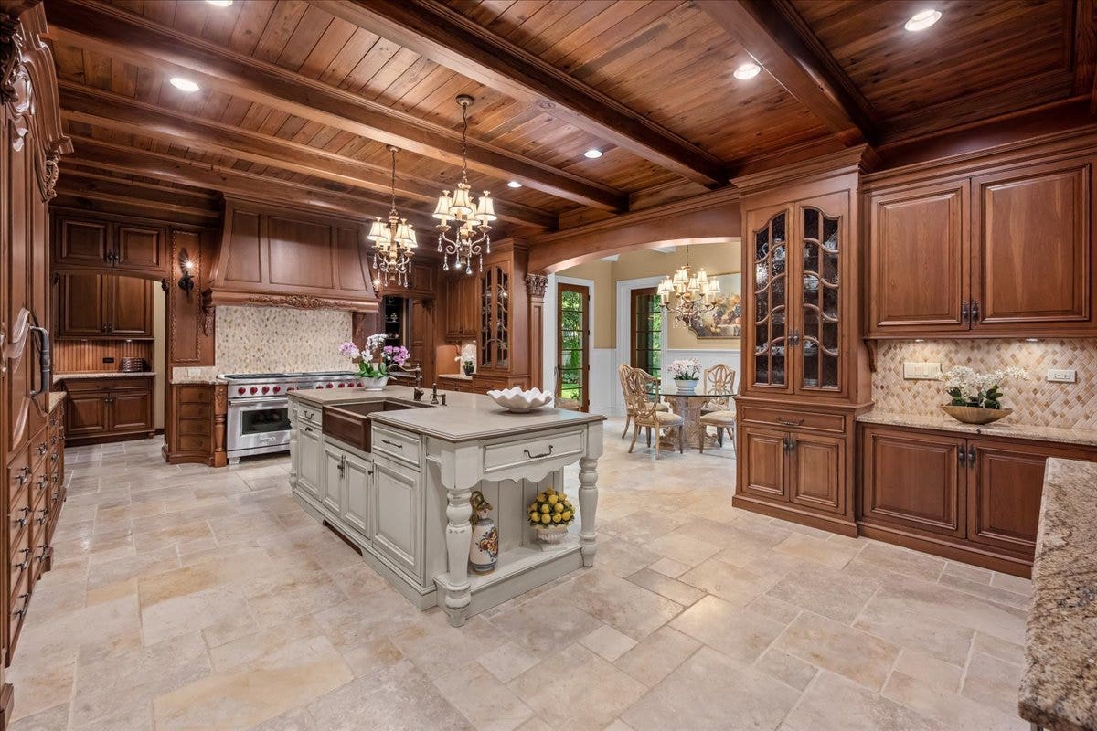 586 Spruce Avenue, Lake Forest, IL 60045 586 Spruce Avenue, Lake Forest, IL 60045